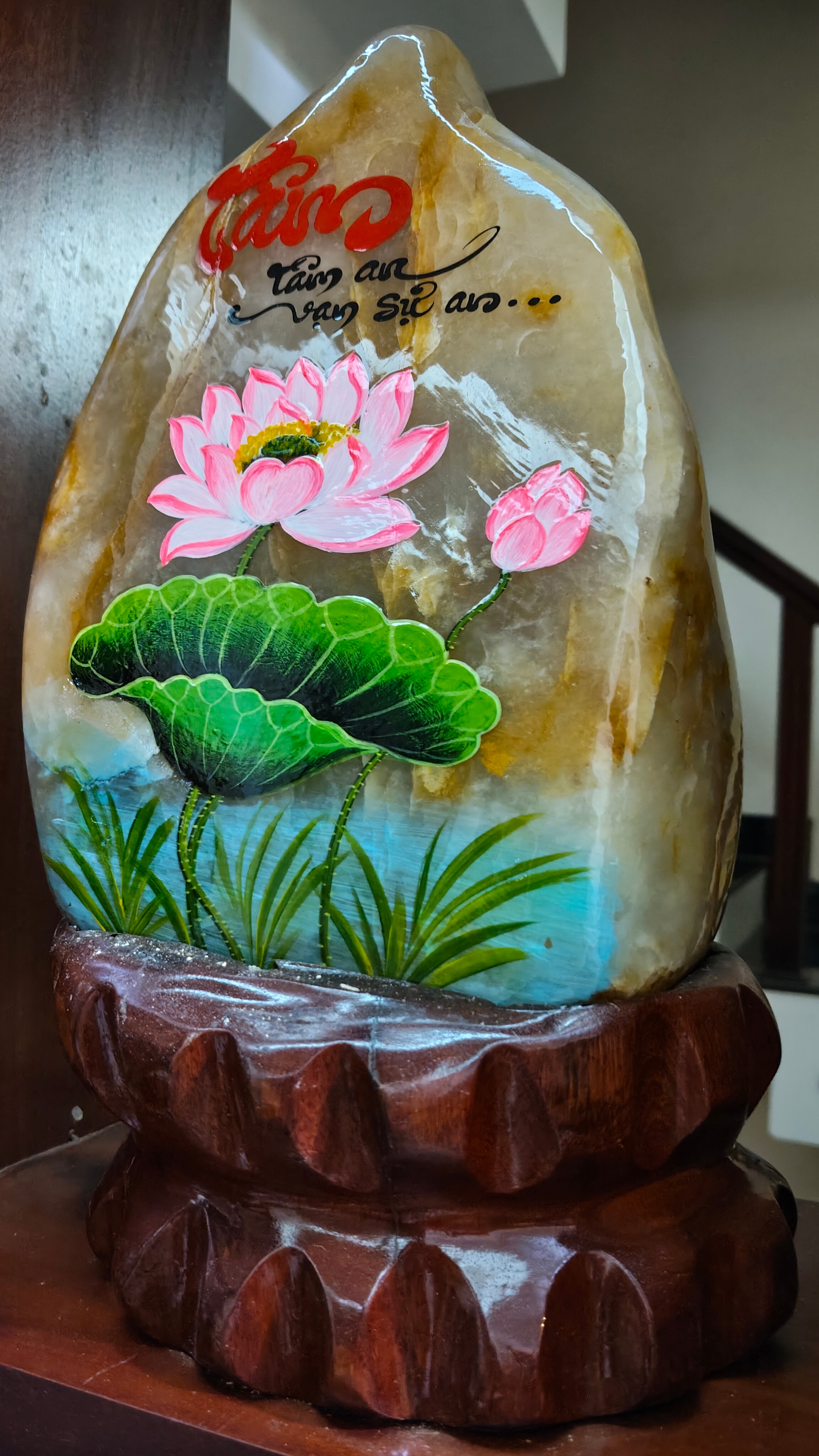 Đá thạch anh thư pháp