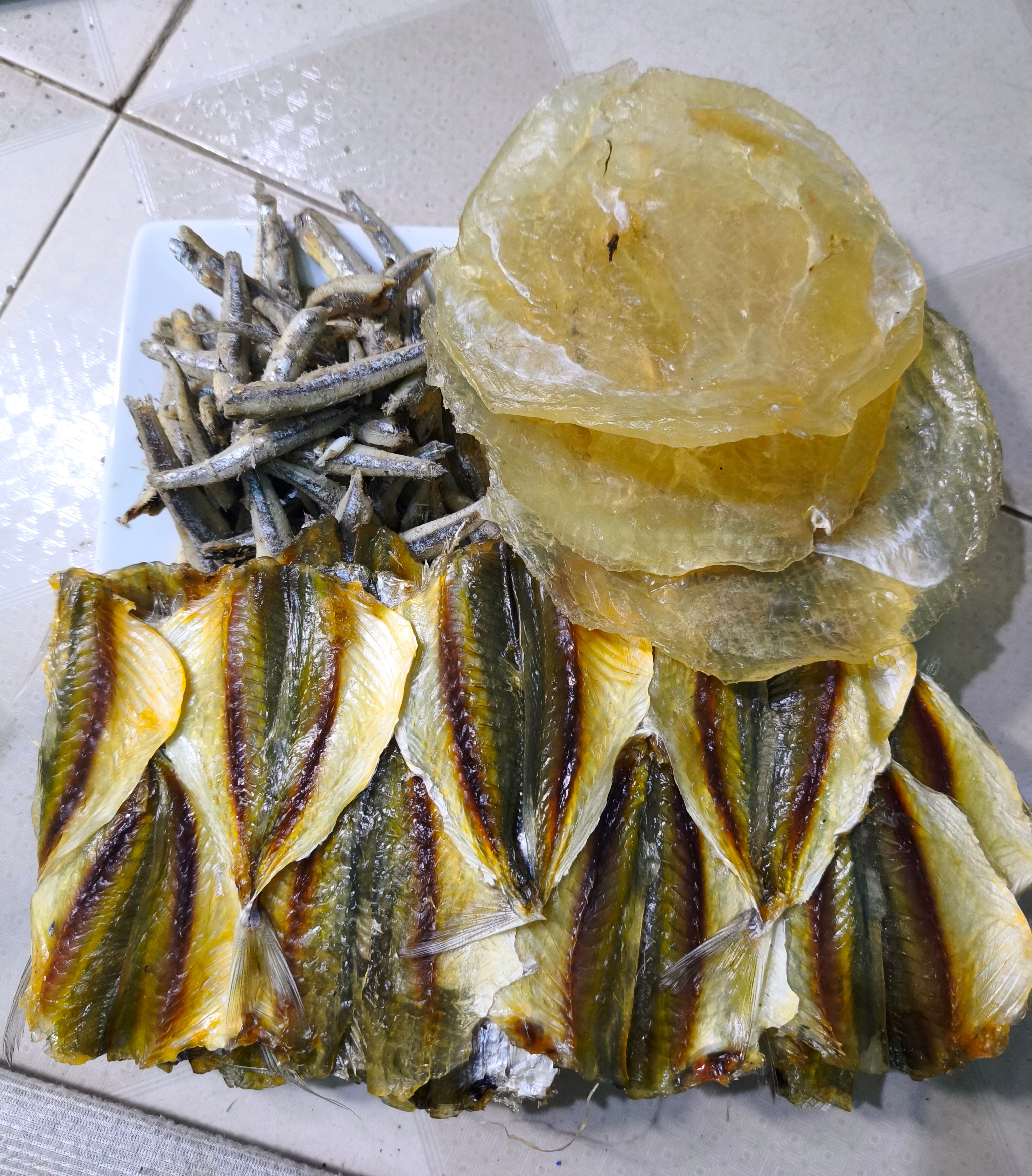 Combo cá trõng 300g, cá chỉ vàng 300g, cá bò 300g