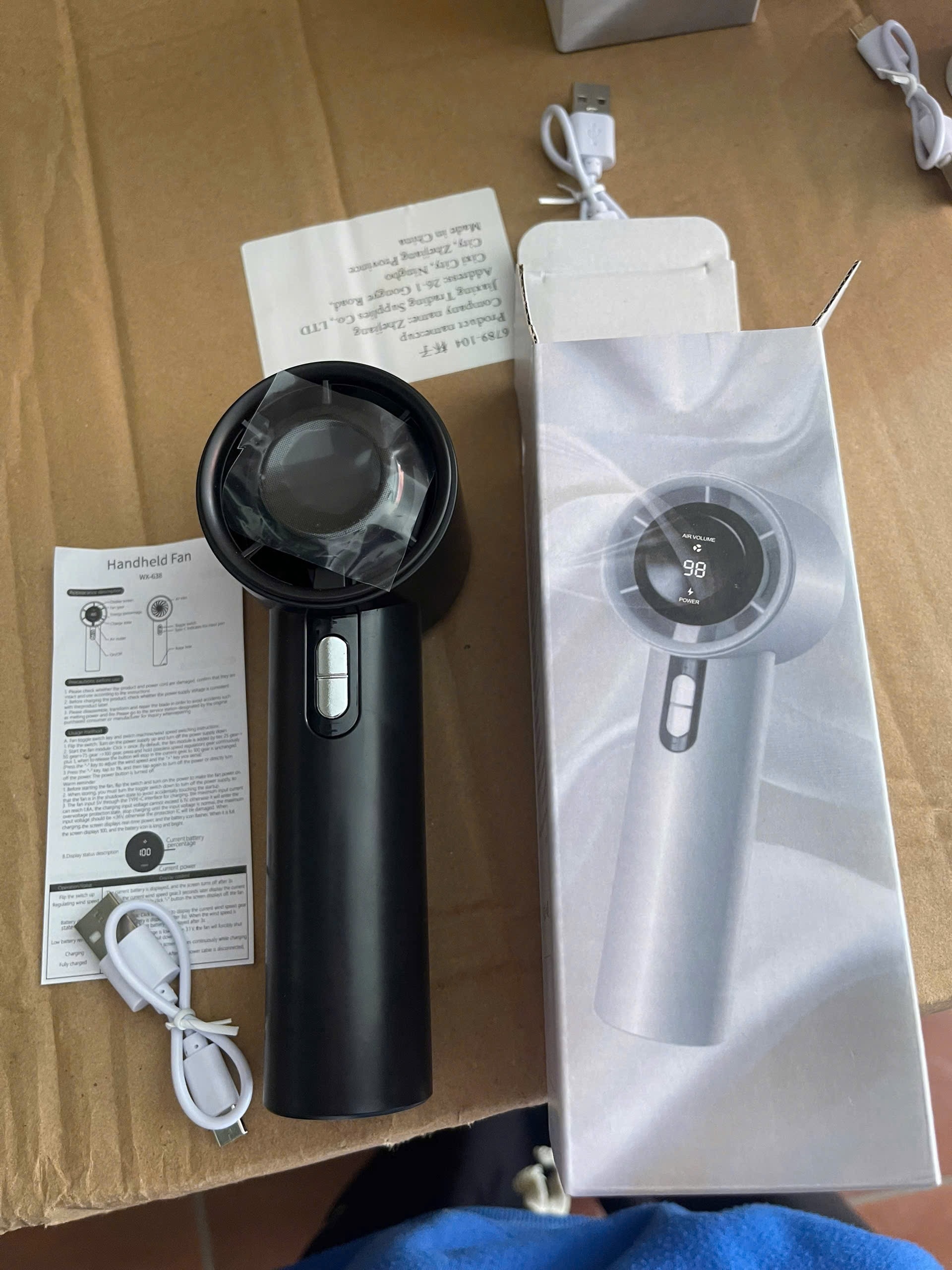 Quạt tích điện cầm tay