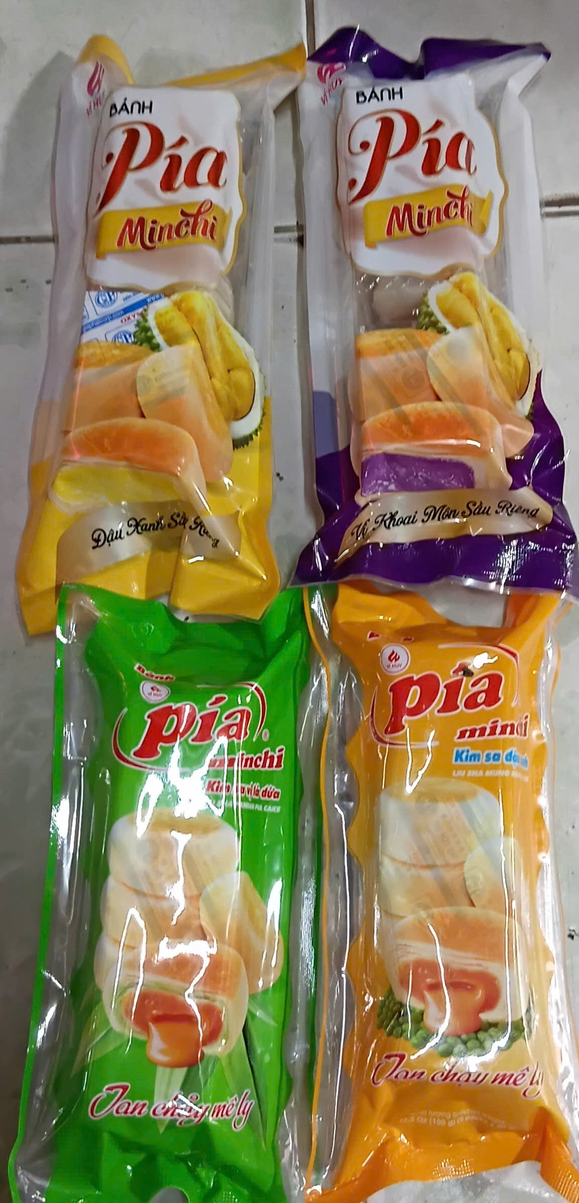 COMBO 2 Bịch Bánh Pía MinChi vị Đậu Xanh, lá dứa, Đậu Xanh sầu riêng, môn sầu riêng