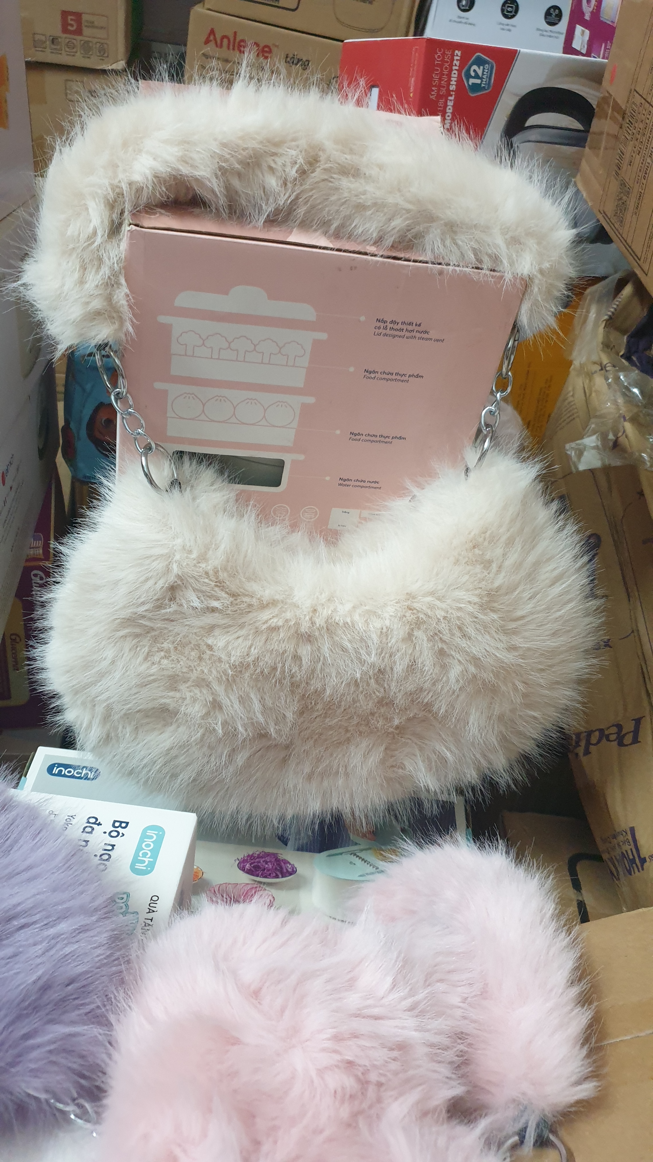 TÚI XÁCH LÔNG THÚ GIẢ ( MÀU TRẮNG KEM ) )