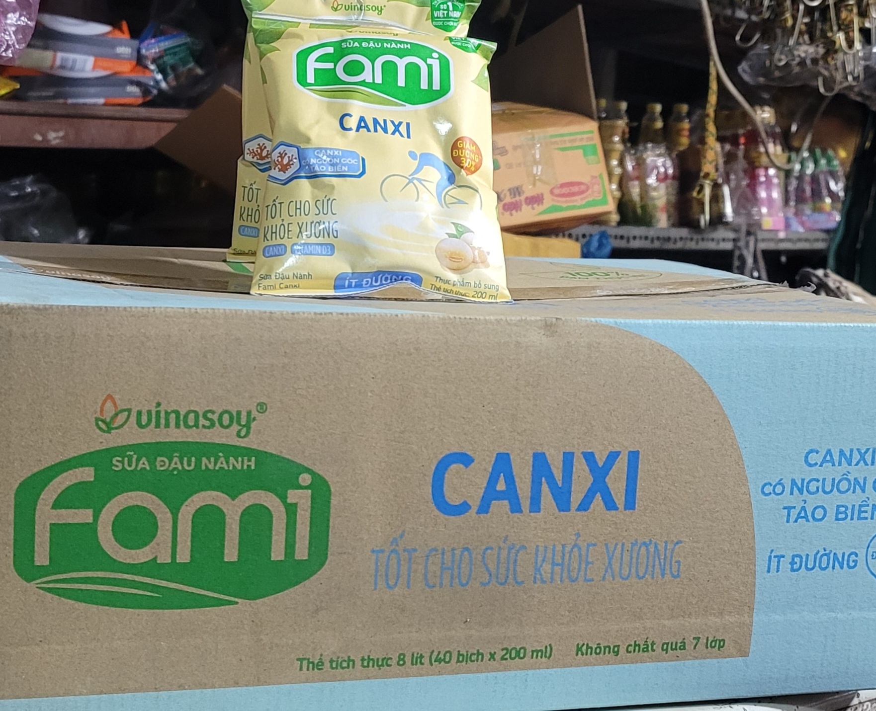 1 thùng fami  ít đường 