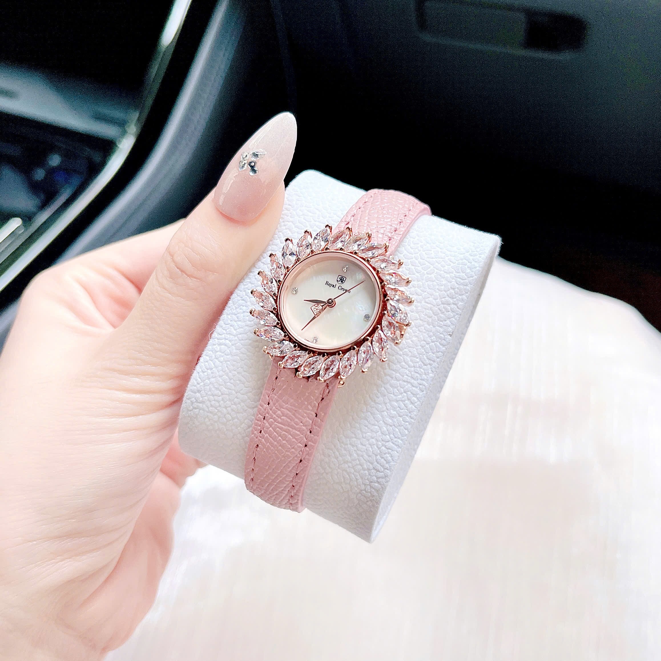 ĐỒNG HỒ ROYAL CROWN