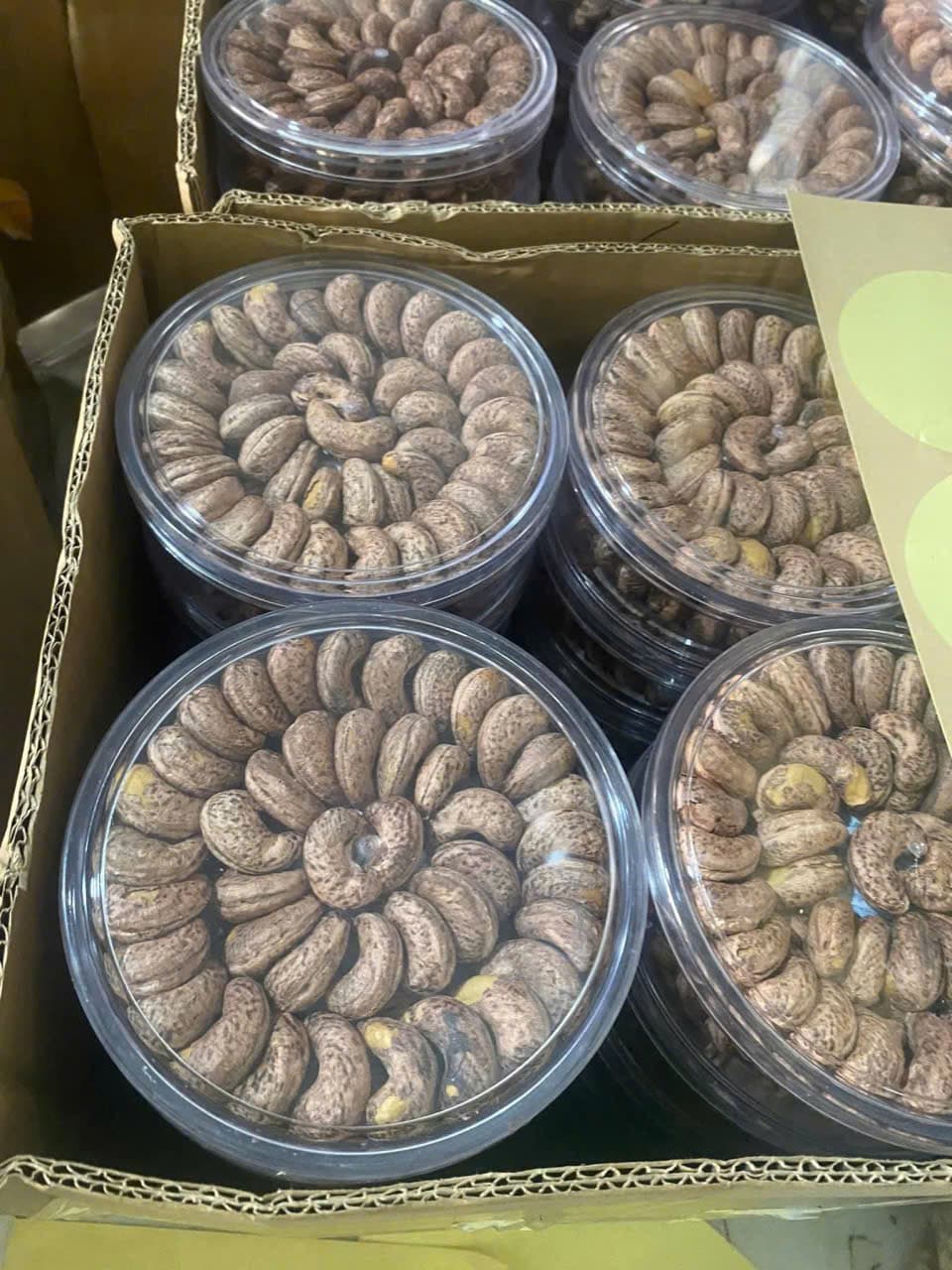 Hạt Điều Nguyên Hạt Còn Vỏ Lụa 500g