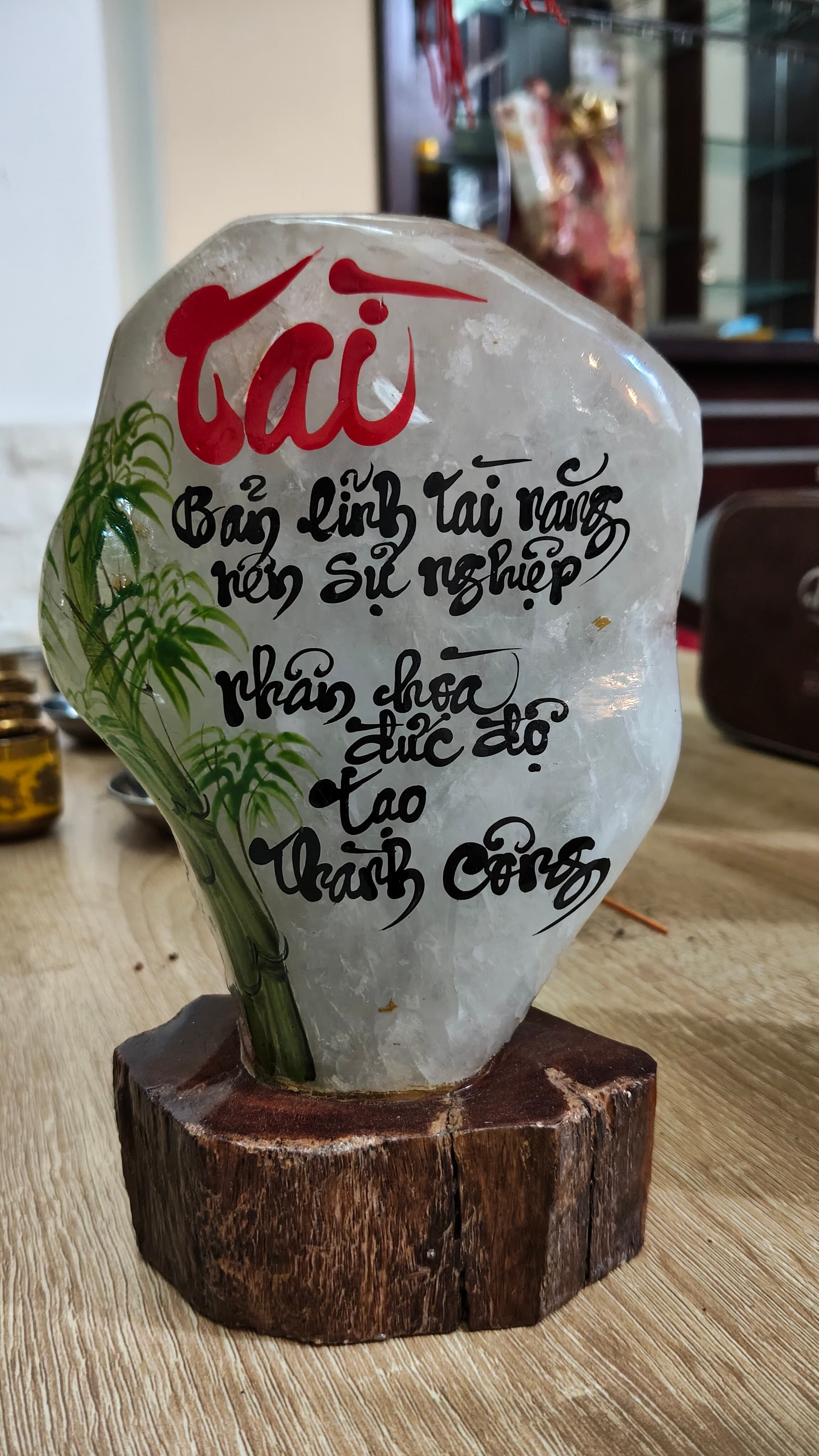 Đá thạch anh thư pháp