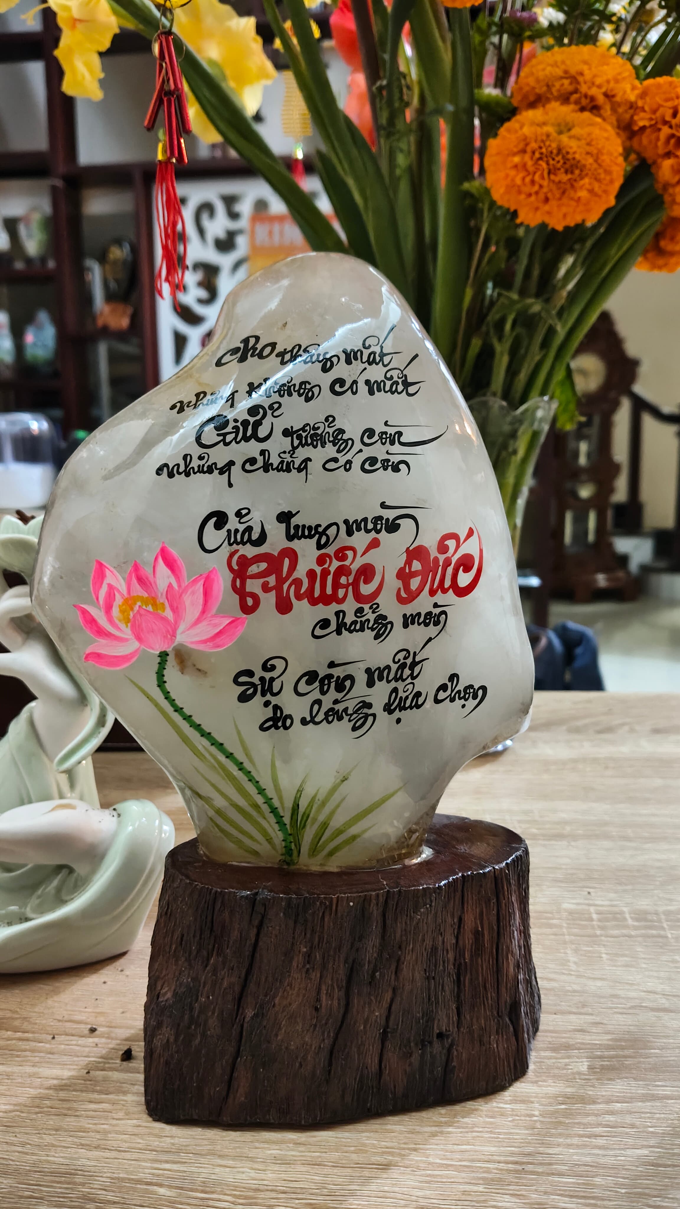 Đá thạch anh thư pháp