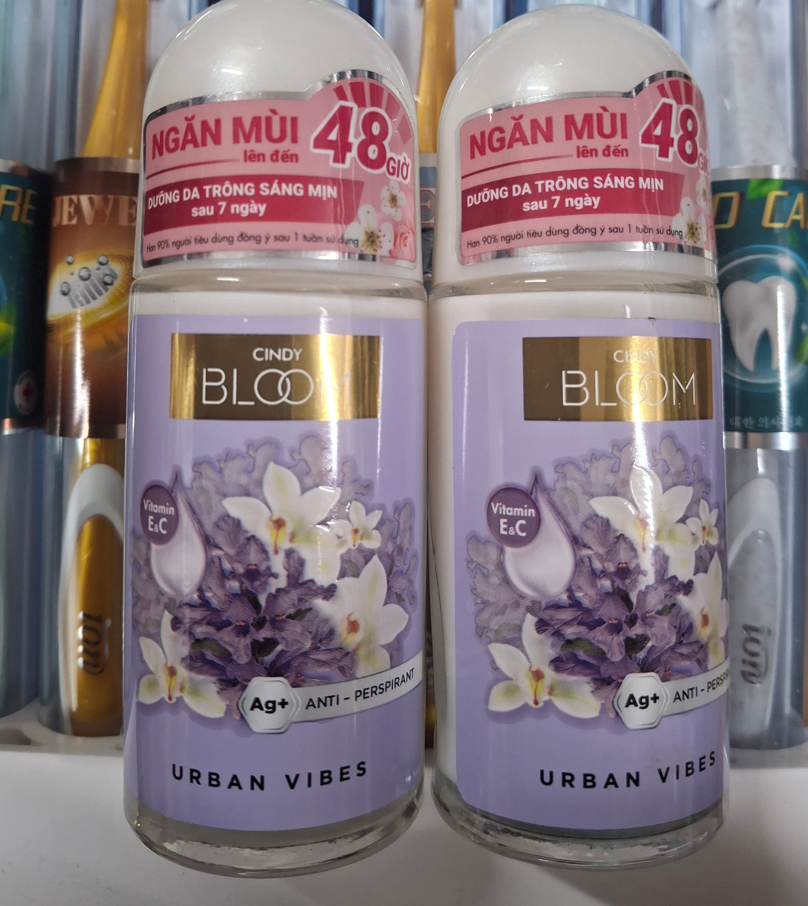 Lăn khử mùi CINDY BLOOM màu tím 